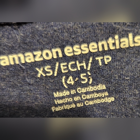 3 piece girls lot. SIZE XS(4/5) Legging pants, capris, and shorts. - Picture 3 of 7